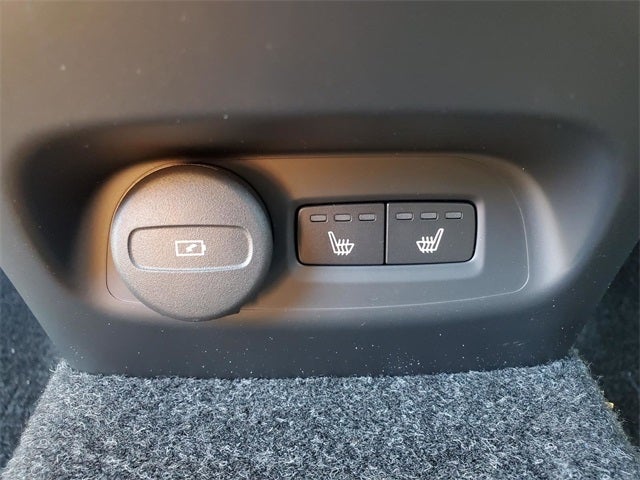 2024 Volvo C40 Recharge Pure Electric Twin Plus